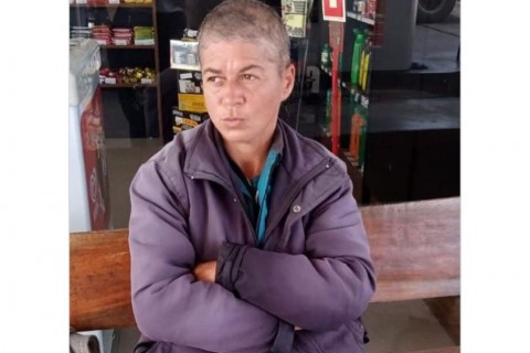 Mulher desorientada busca por familiares na região de Pinheiro Machado (RS)